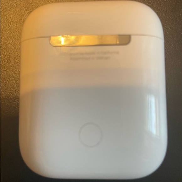 Apple EarPods. Previously used. - Picture 2 of 6